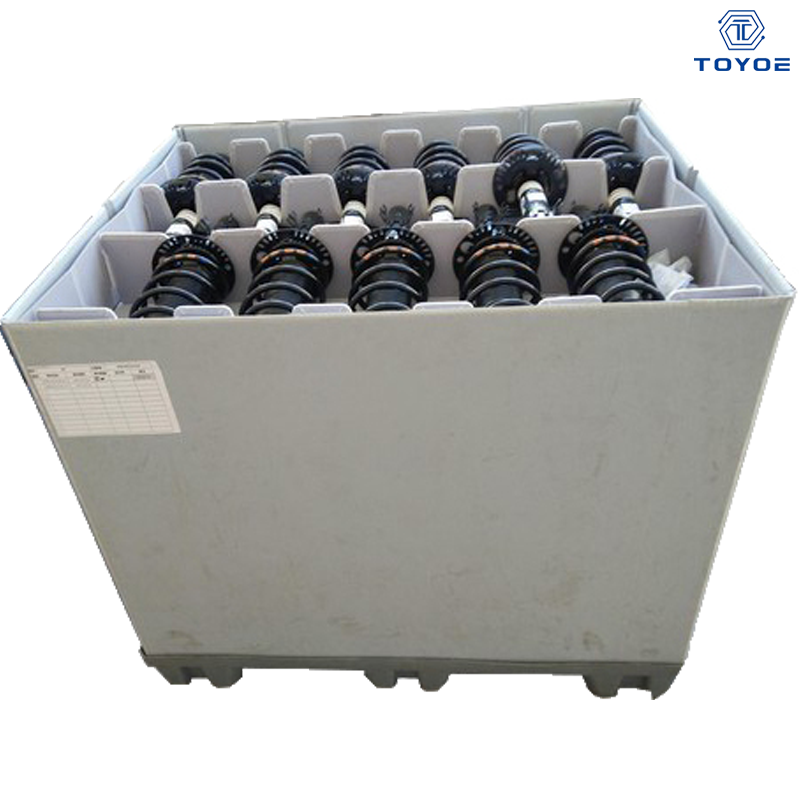 Scatole di pallet pieghevoli con rivestimento personalizzato premium per il trasporto di ricambi auto.