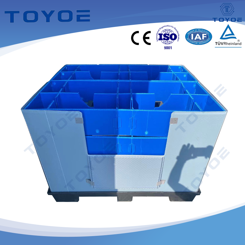 Scatole di pallet in plastica con fodera a nido d'ape per protezione premium.