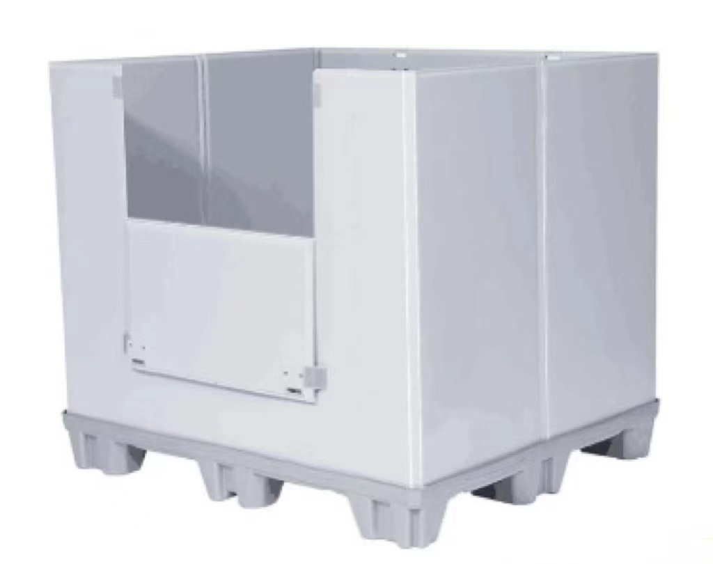 pallet in plastica grigia