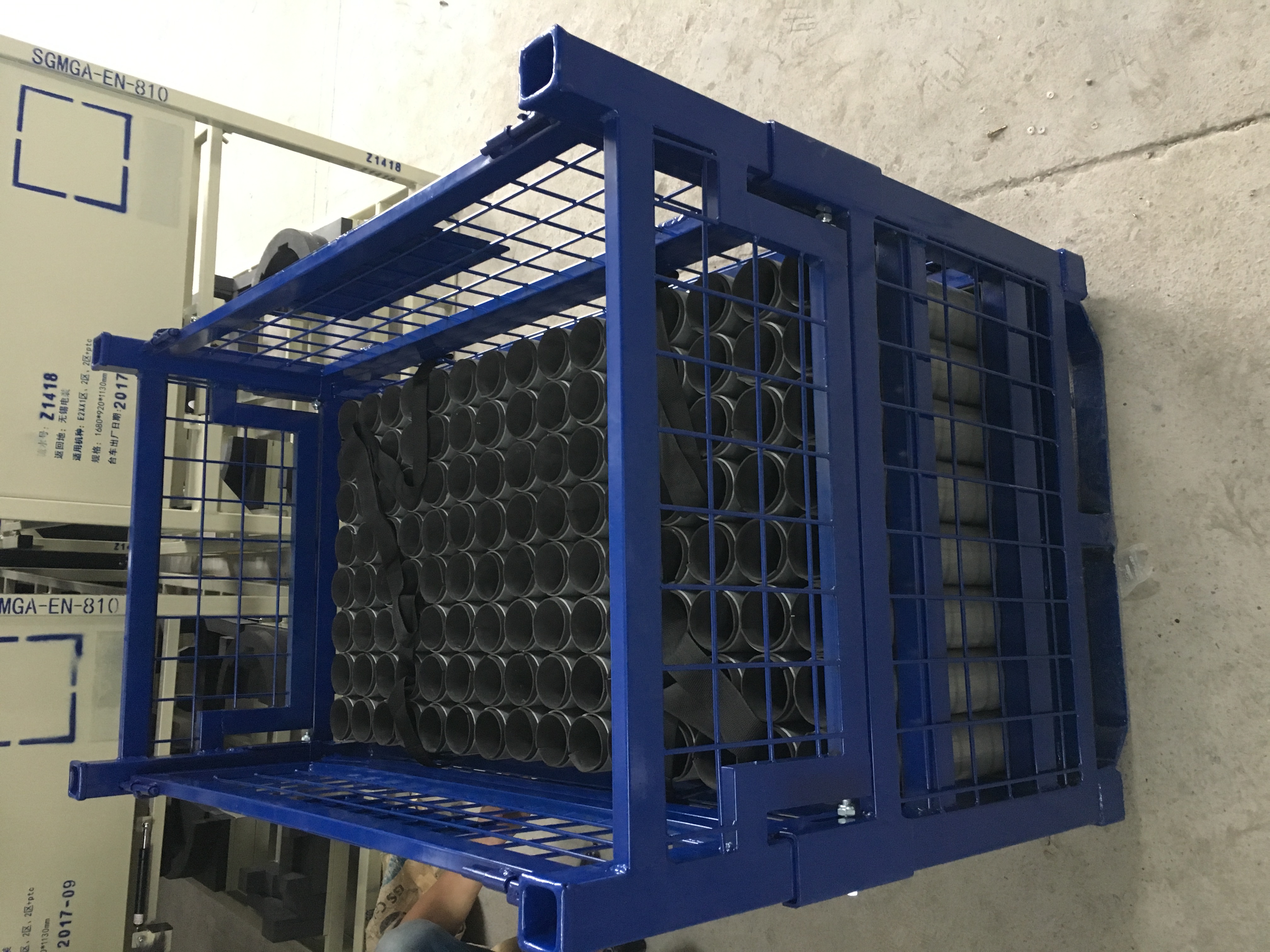 Le cornici metalliche foderate offrono una protezione da ammortizzatore superiore.