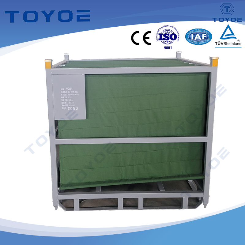 Rack di materiali di dimensioni personalizzate con fodere formate dal vuoto per parti automobilistiche.