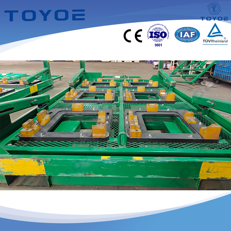 Rack con telaio in acciaio: semplicità pesante per il trasporto di pneumatici automobilistici.