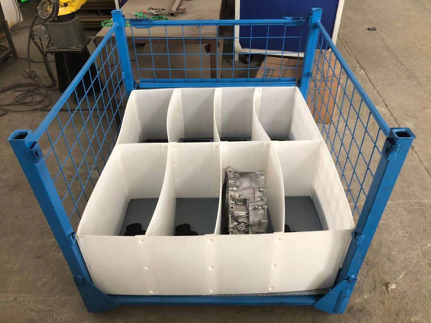 Scatola in rete di ferro + rivestimento in schiuma