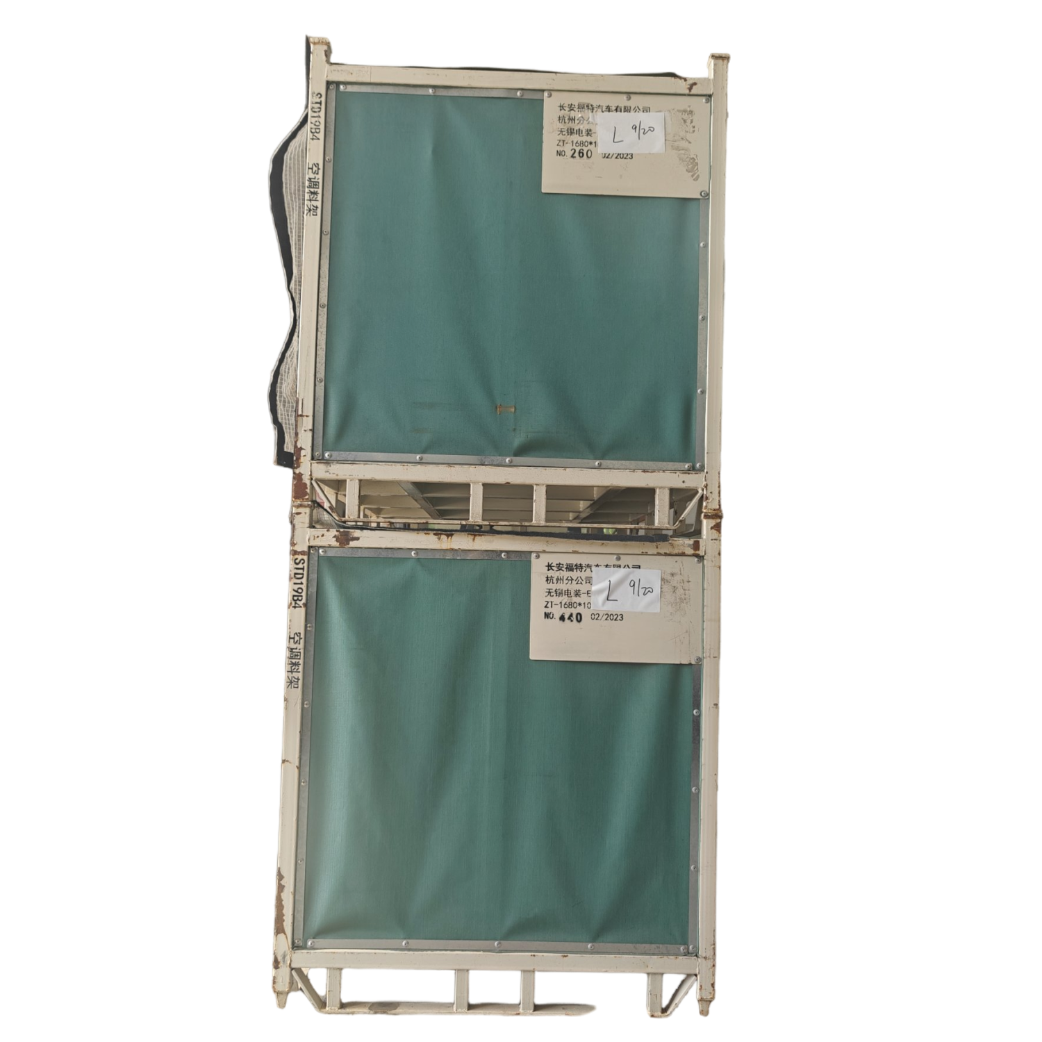 Frame in acciaio robusti con fodere di plastica e parti specifiche del trasporto.