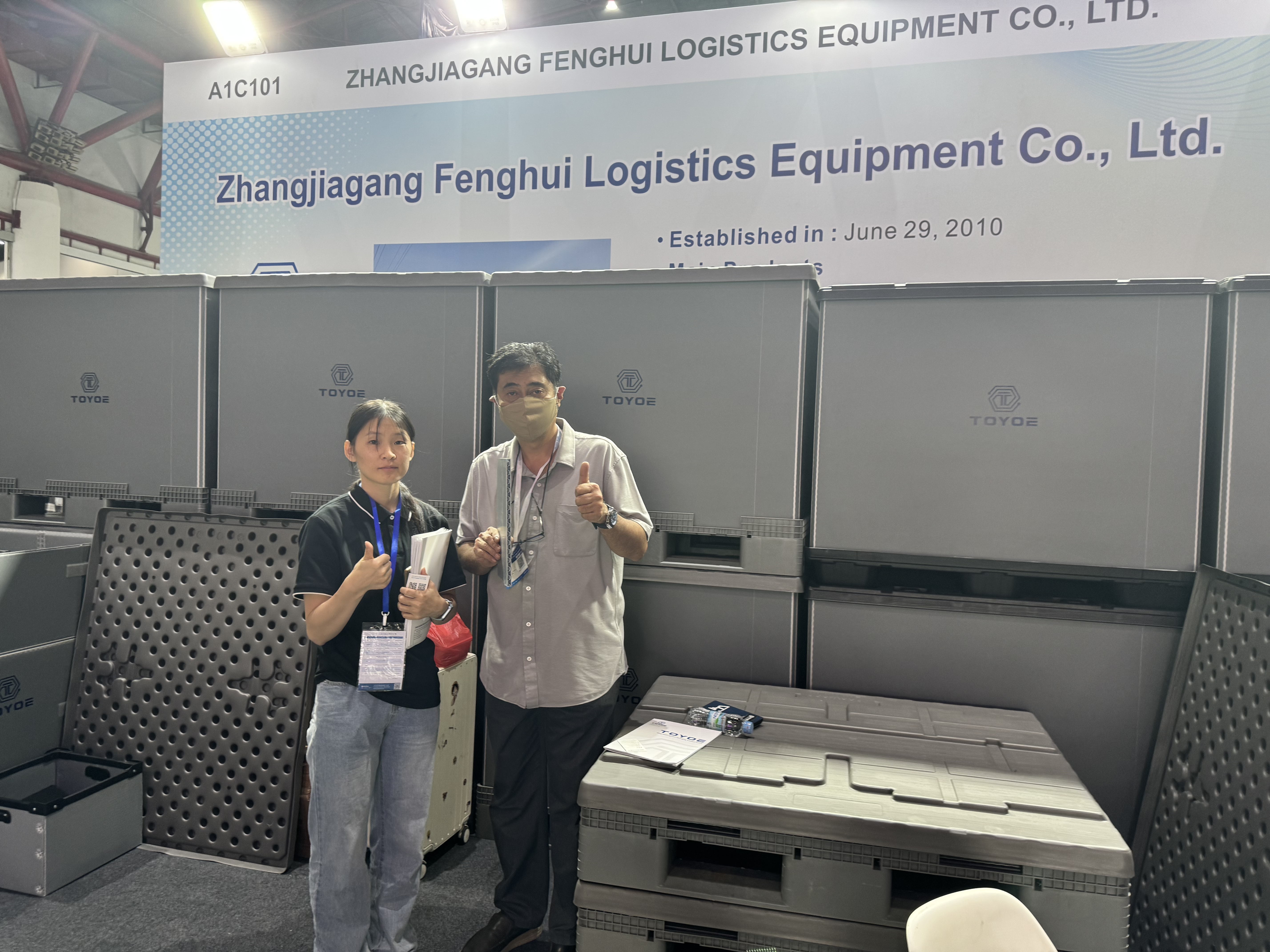 Foto di gruppo alla mostra