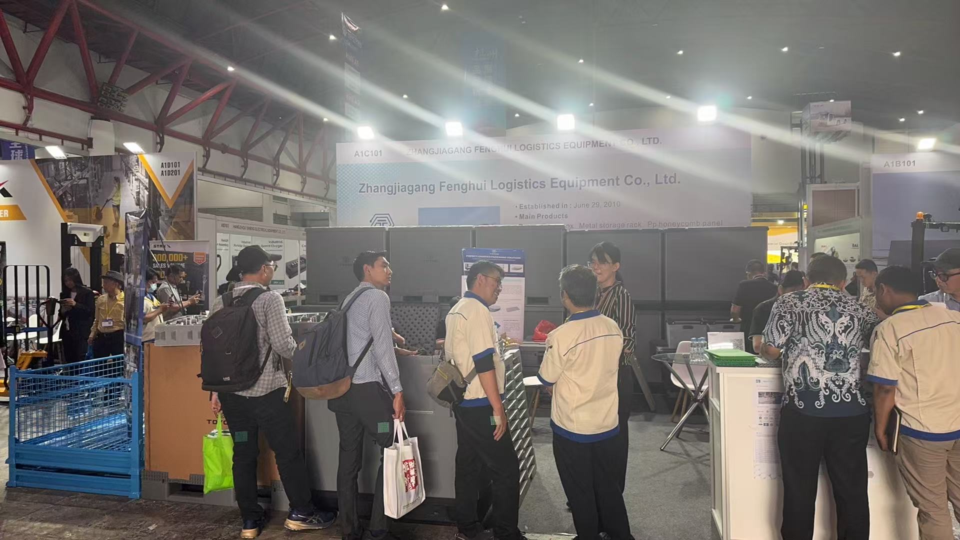 Foto di gruppo dei clienti della fiera